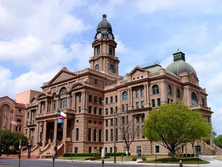 Arlington TX bail bonds agent helping with misdemeanor and felony bail